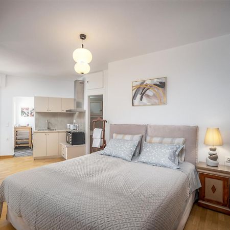 Ferienwohnung Chic, Downtown, Penthouse W Sundeck And Seaview Iraklio Exterior foto