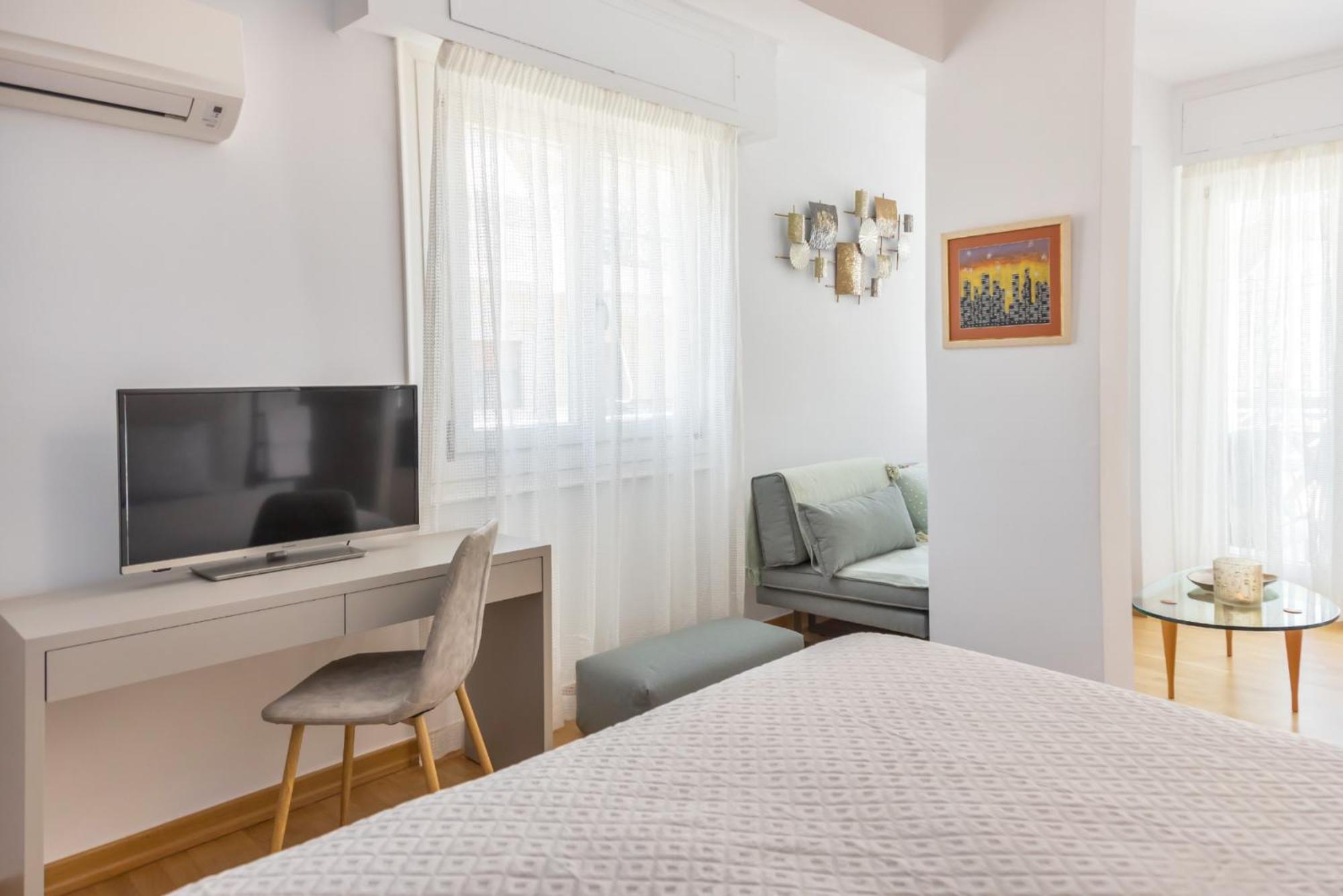 Ferienwohnung Chic, Downtown, Penthouse W Sundeck And Seaview Iraklio Exterior foto