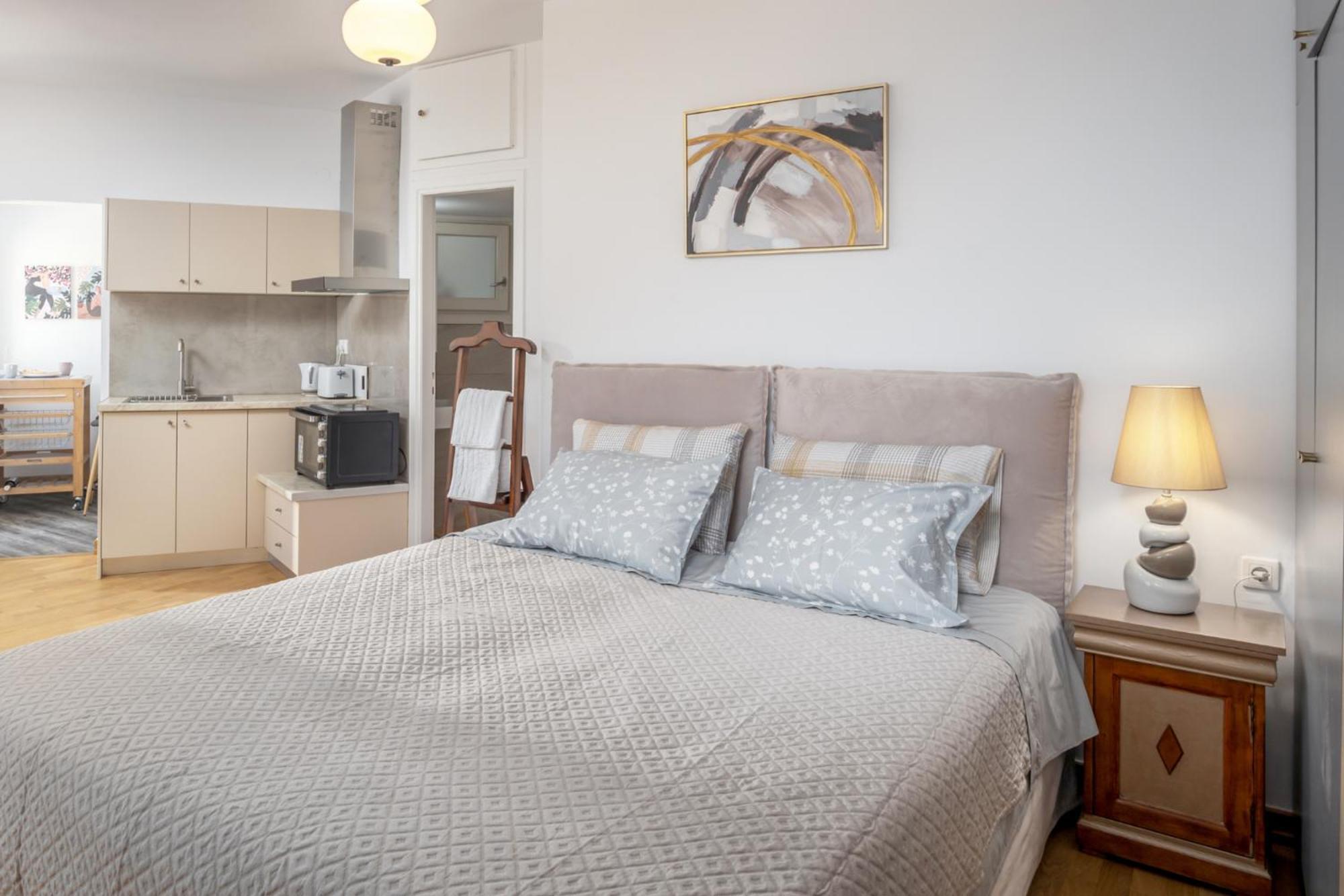 Ferienwohnung Chic, Downtown, Penthouse W Sundeck And Seaview Iraklio Exterior foto