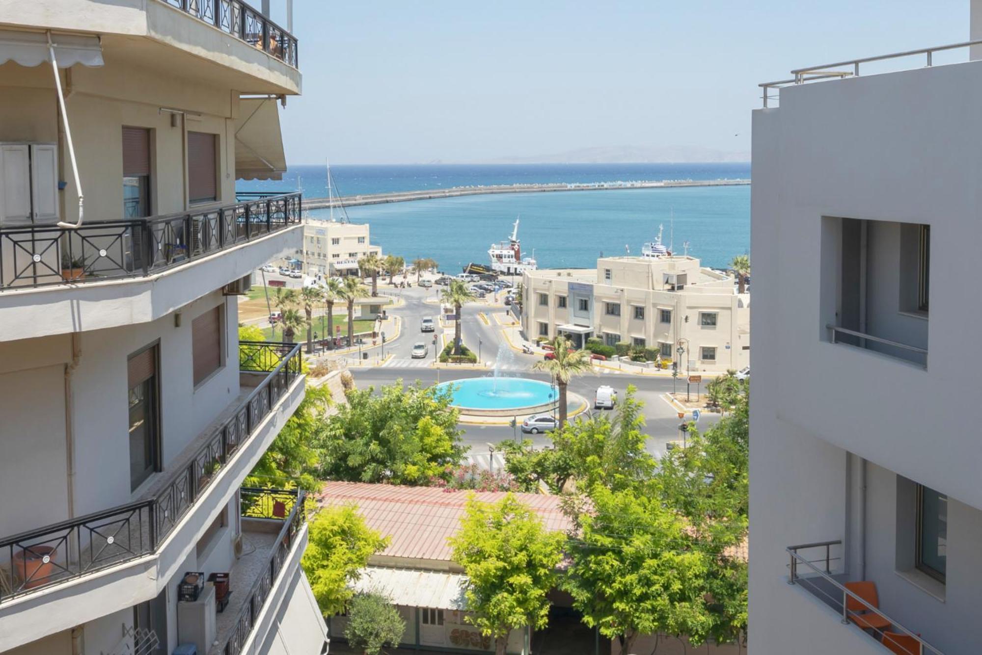 Ferienwohnung Chic, Downtown, Penthouse W Sundeck And Seaview Iraklio Exterior foto